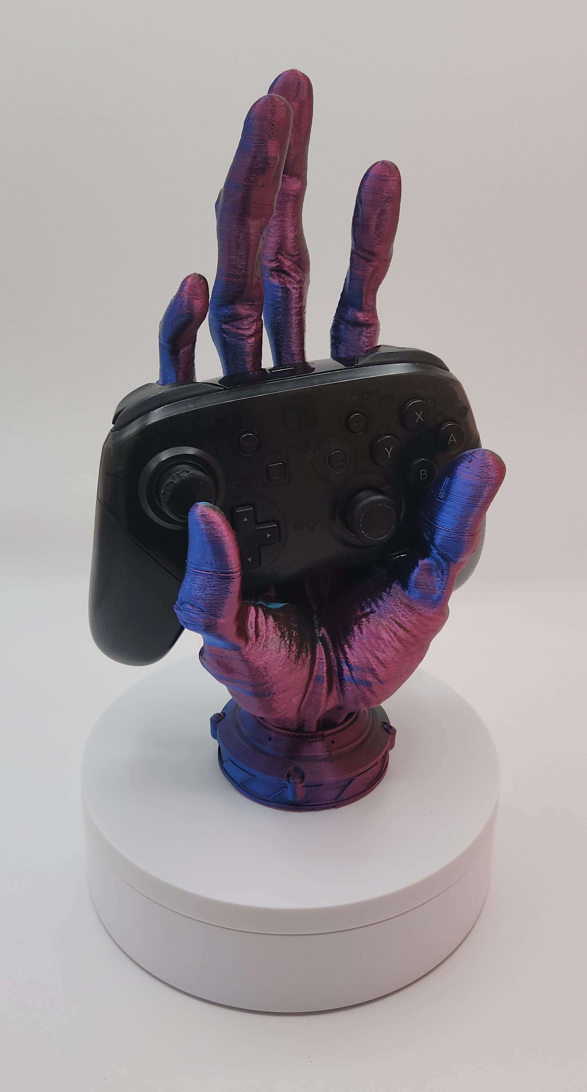 Galactic Grip: Alien Hand Controller Stand - Starzy Creations